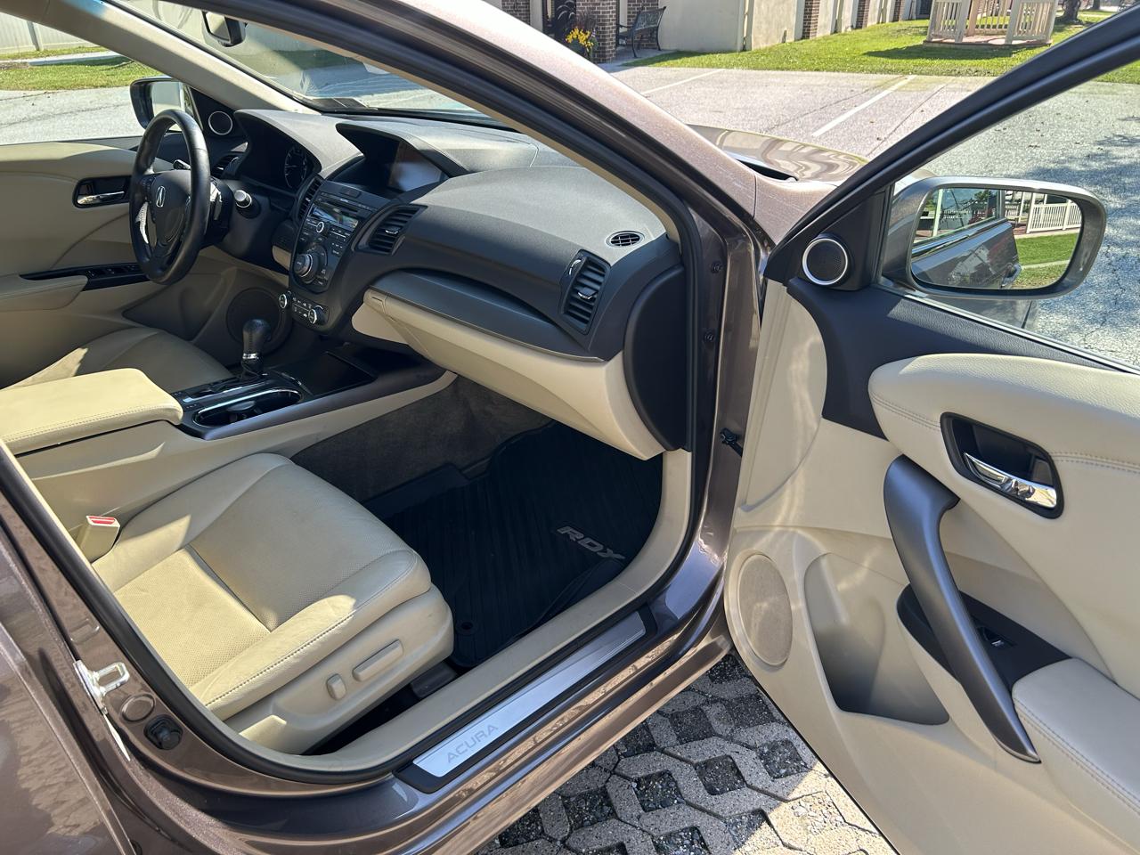 Acura RDX 6-Spd AT AWD w/ Technology Package 2013