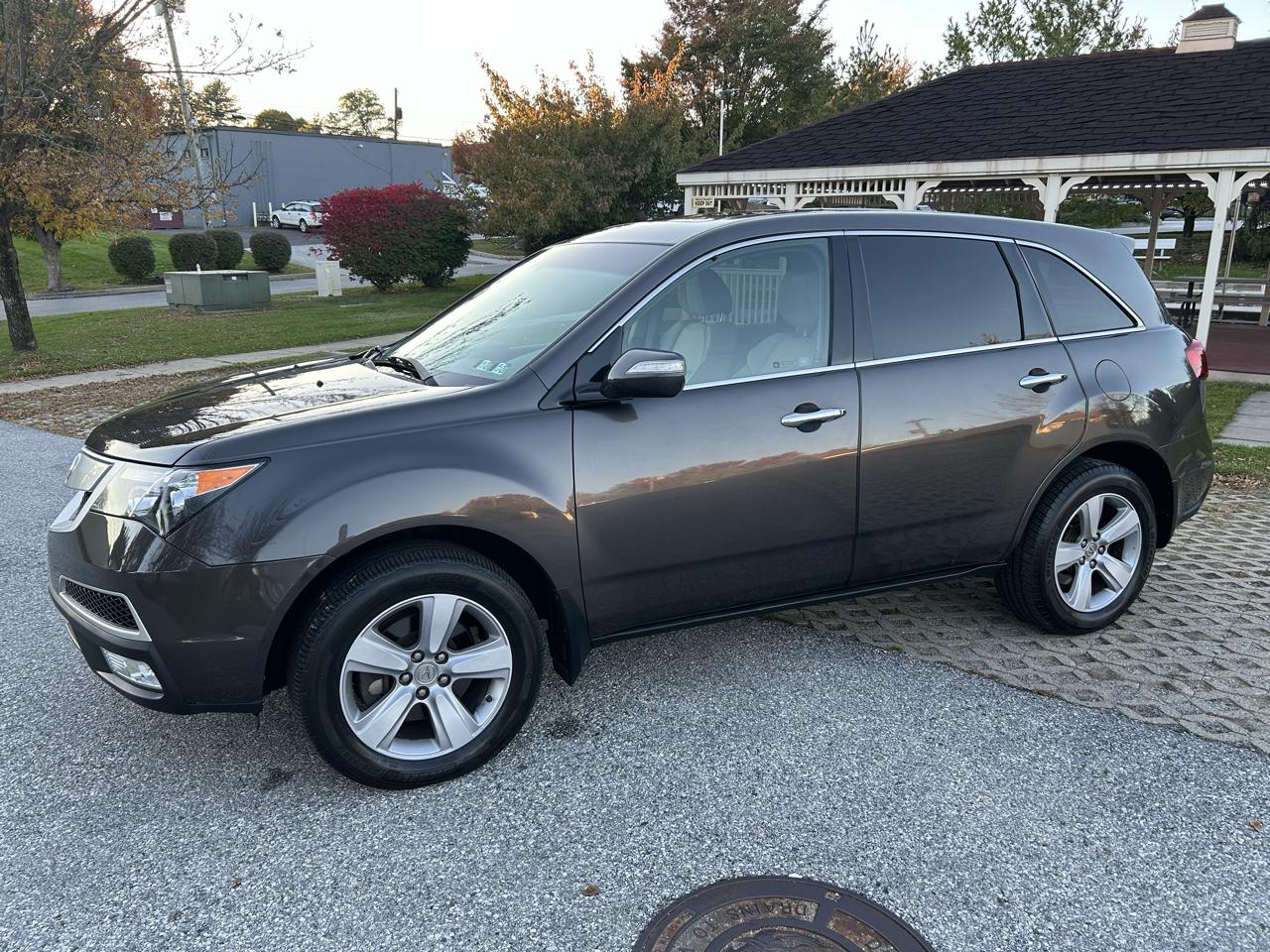 Acura MDX 6-Spd AT w/Tech Package 2012