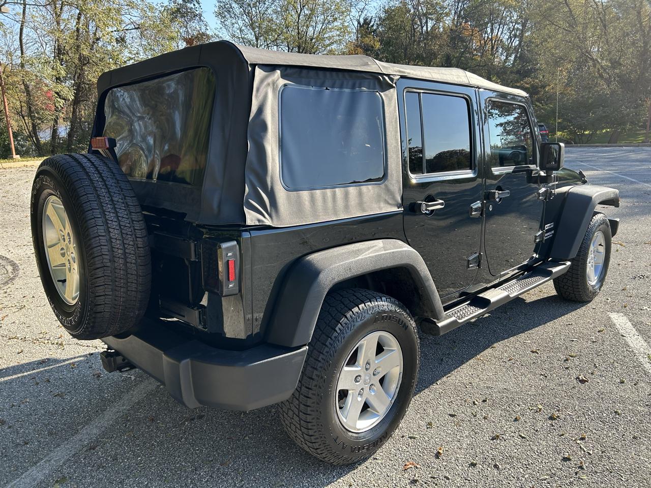 Jeep Wrangler Unlimited Sport 4WD 2012