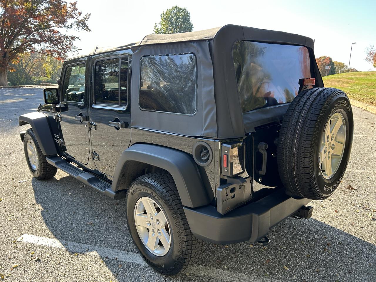 Jeep Wrangler Unlimited Sport 4WD 2012