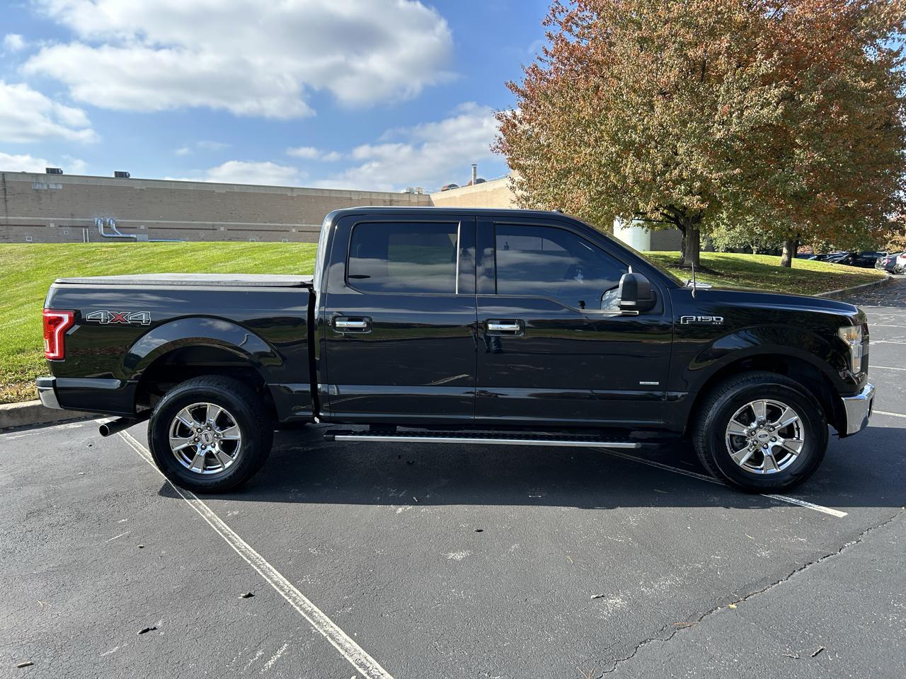 Ford F-150 XL SuperCrew 5.5-ft. Bed 4WD 2015