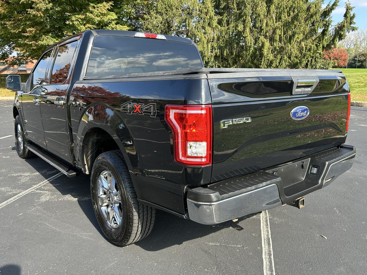 Ford F-150 XL SuperCrew 5.5-ft. Bed 4WD 2015