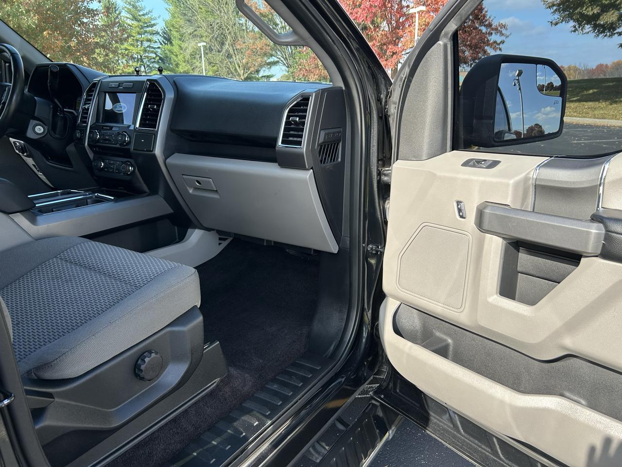 Ford F-150 XL SuperCrew 5.5-ft. Bed 4WD 2015
