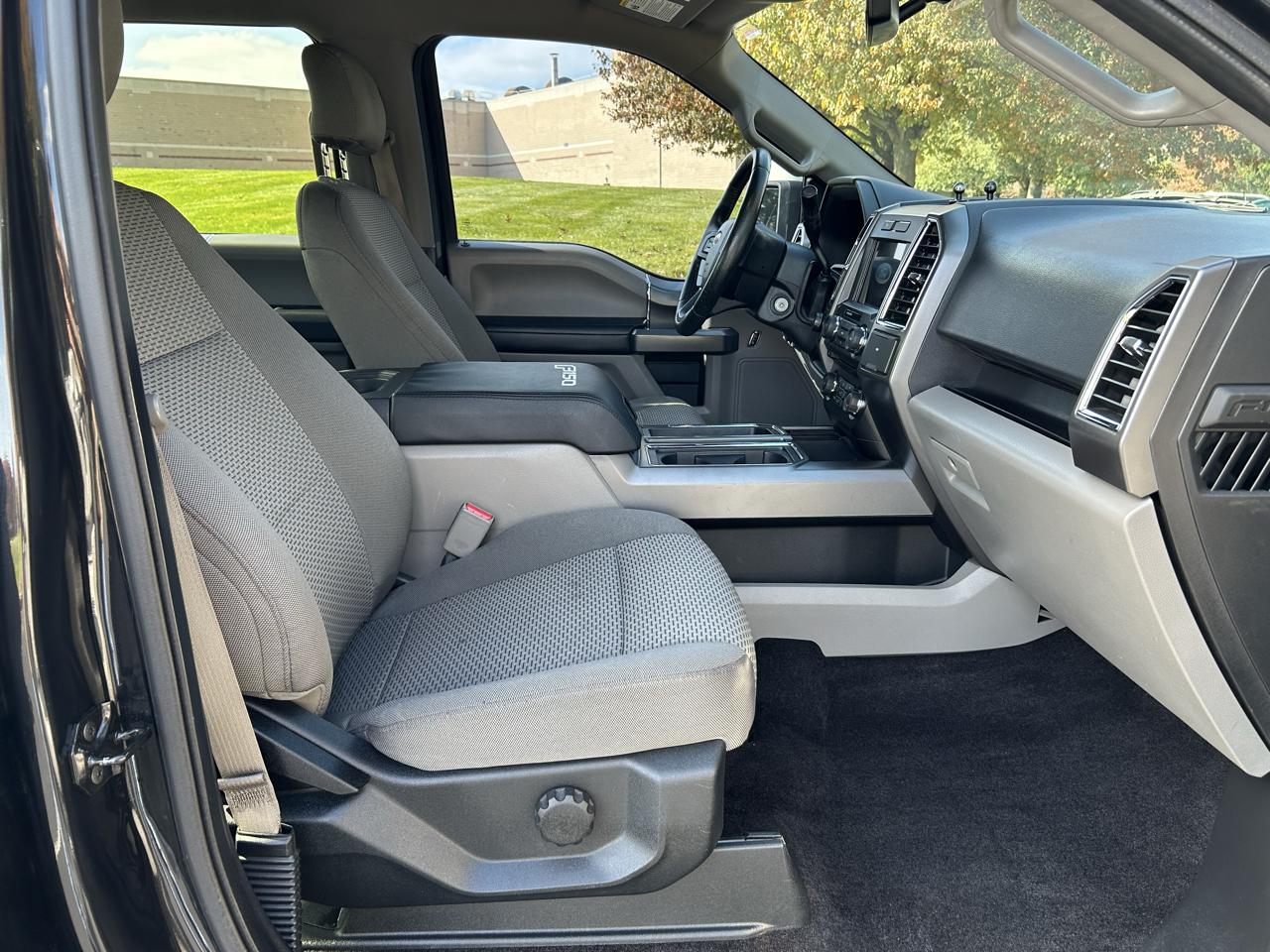 Ford F-150 XL SuperCrew 5.5-ft. Bed 4WD 2015