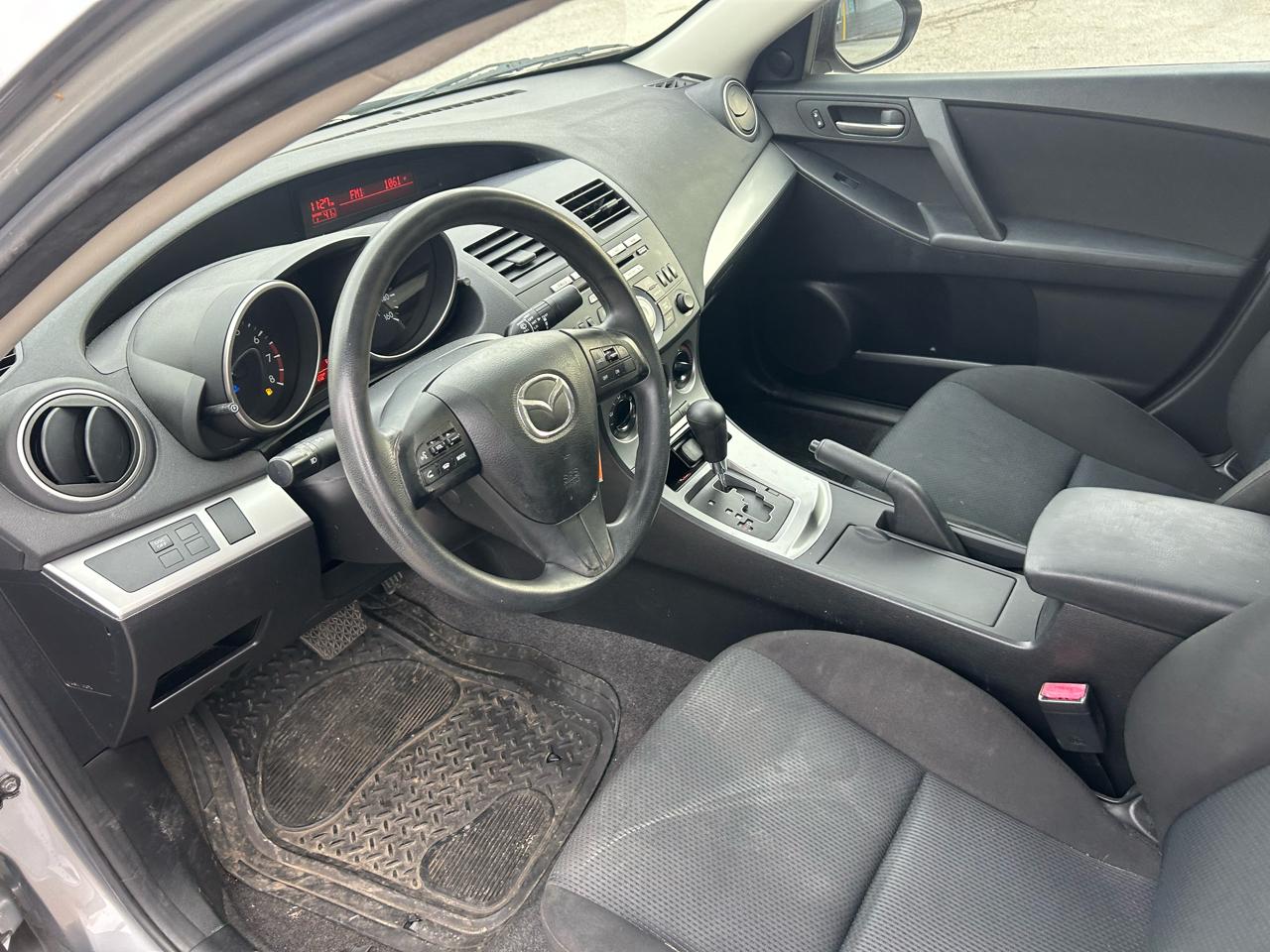 Mazda MAZDA3 i Touring 4-door 2011