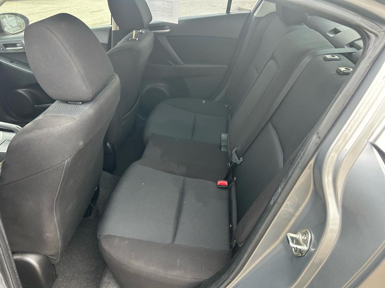 Mazda MAZDA3 i Touring 4-door 2011