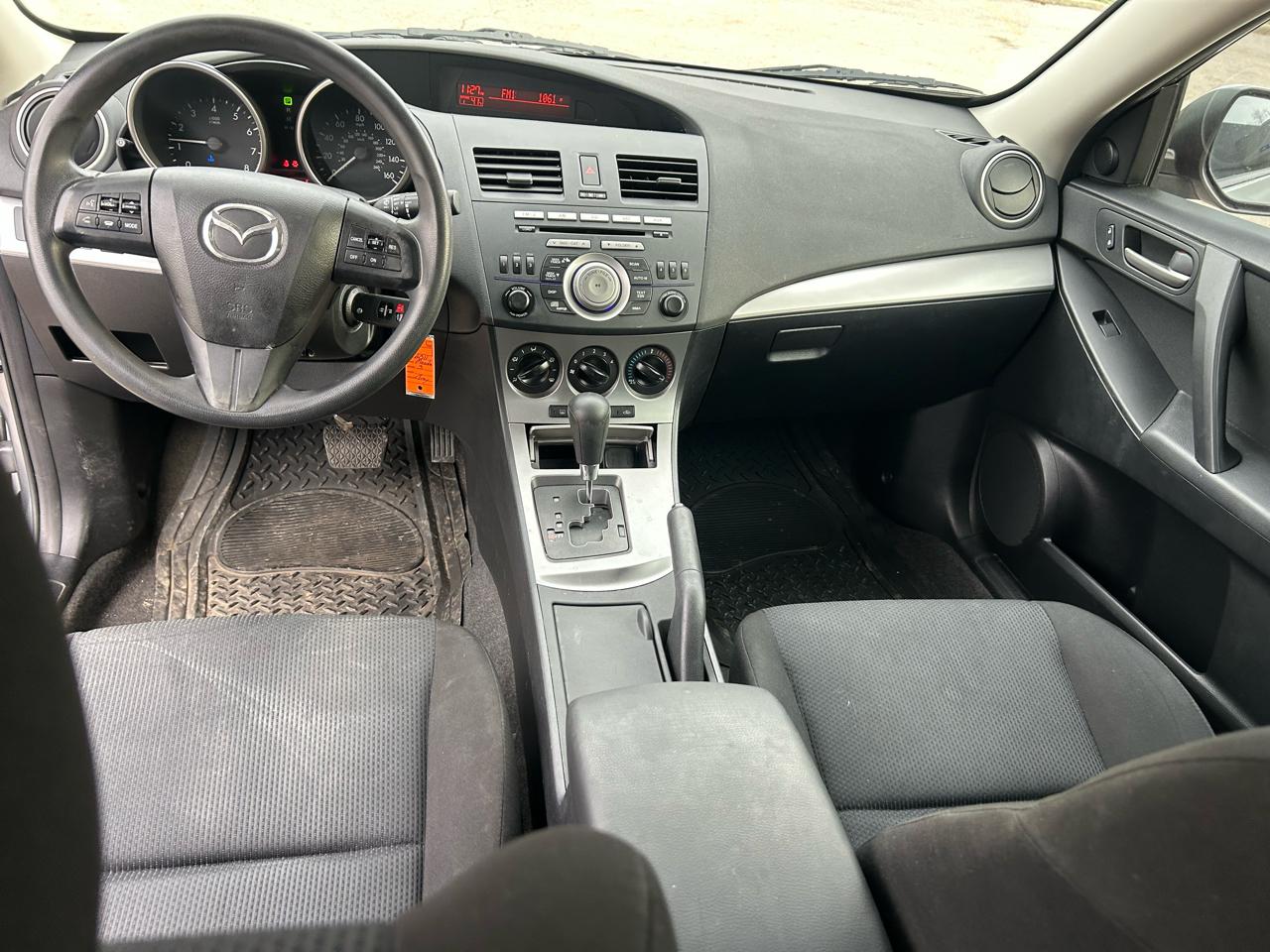 Mazda MAZDA3 i Touring 4-door 2011