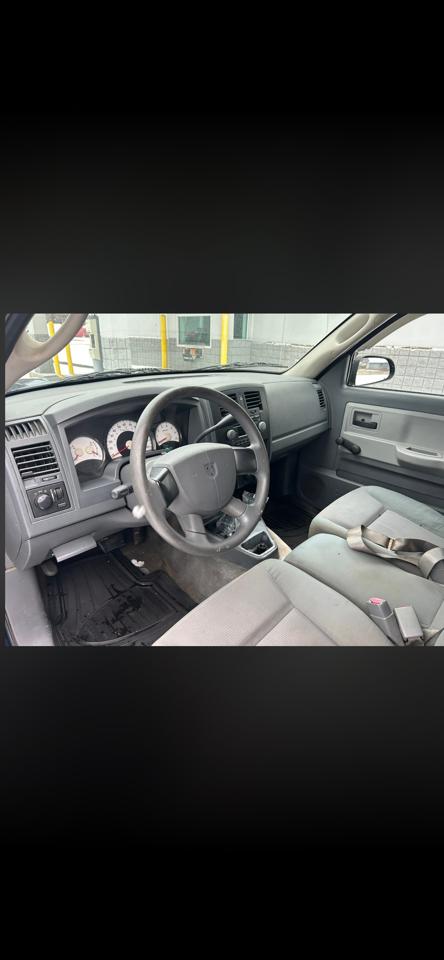 Dodge Dakota ST Club Cab 4WD 2005