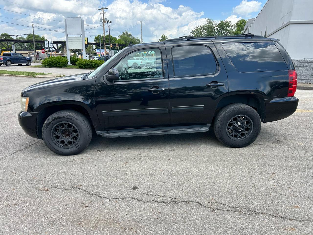 Chevrolet Tahoe LT 4WD 2011