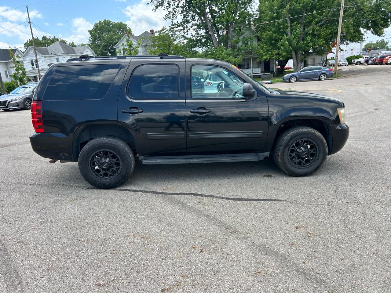 Chevrolet Tahoe LT 4WD 2011