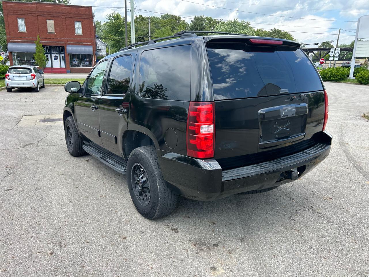 Chevrolet Tahoe LT 4WD 2011