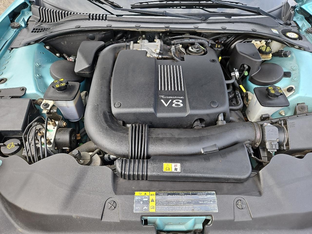 Ford Thunderbird Deluxe 2002