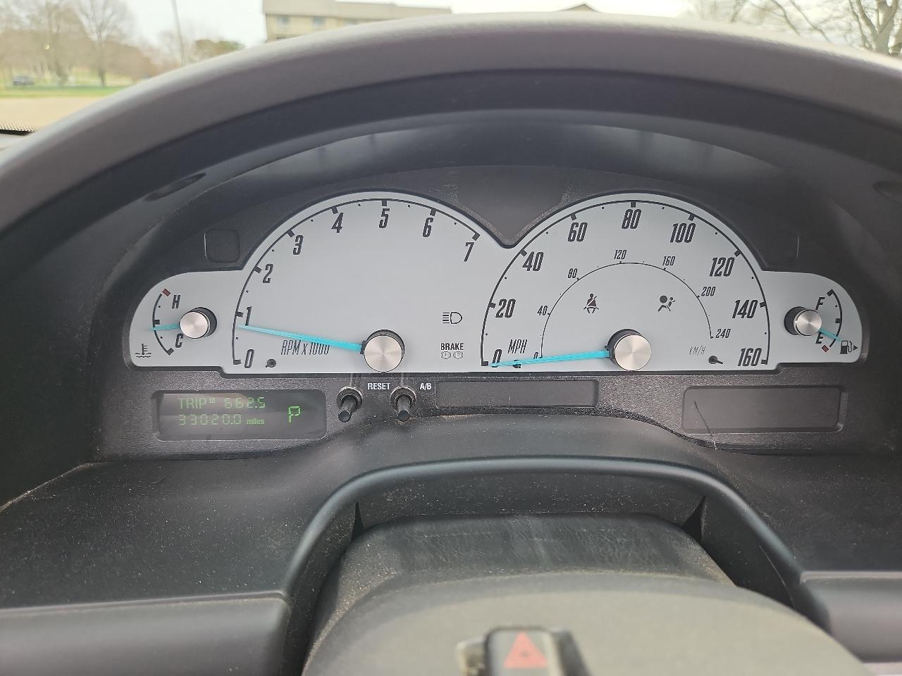 Ford Thunderbird Deluxe 2002