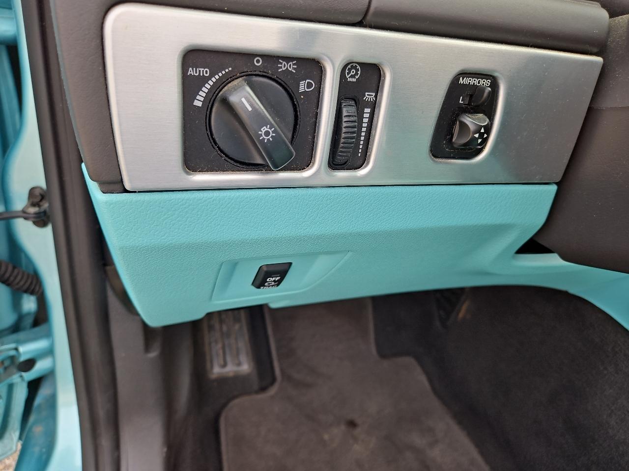 Ford Thunderbird Deluxe 2002