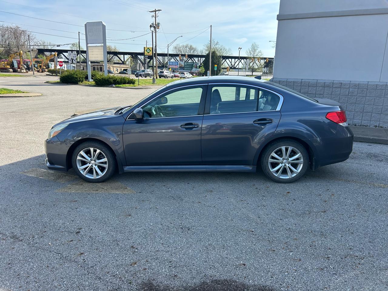 Subaru Legacy 2.5i Limited 2014