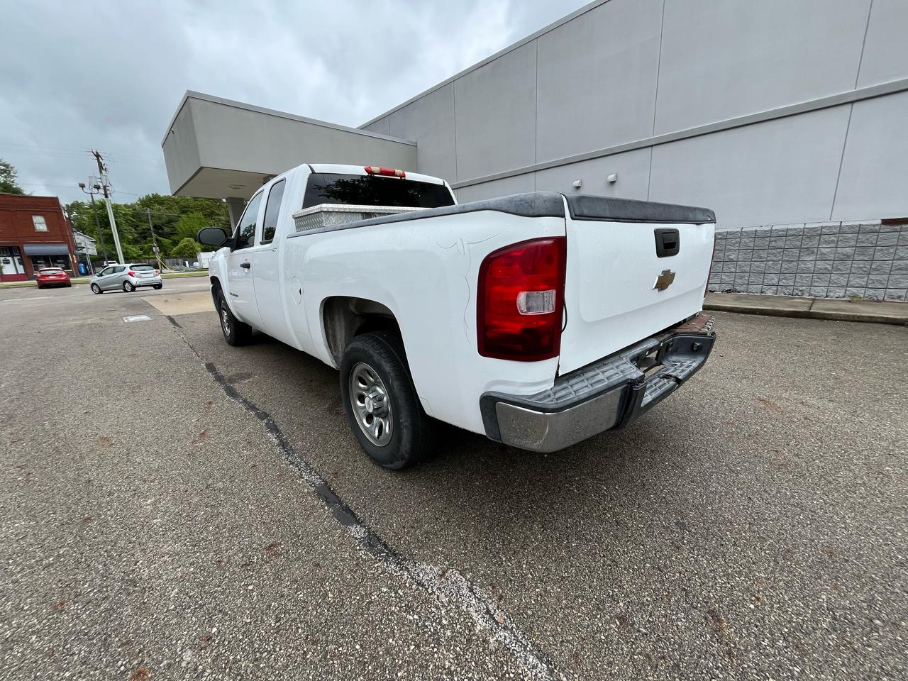 Chevrolet Silverado 1500 Work Truck Ext. Cab Long Box 2WD 2009