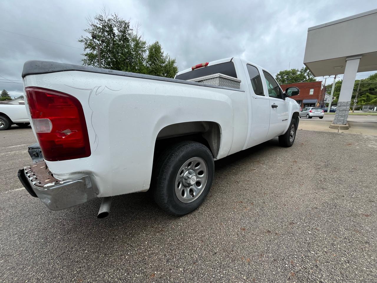Chevrolet Silverado 1500 Work Truck Ext. Cab Long Box 2WD 2009