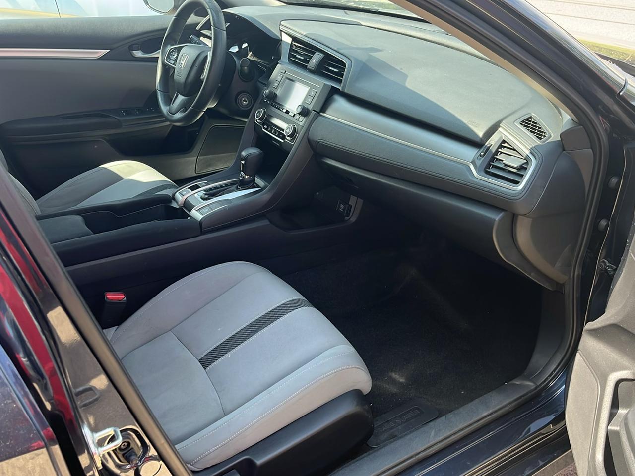 Honda Civic LX Sedan CVT 2017