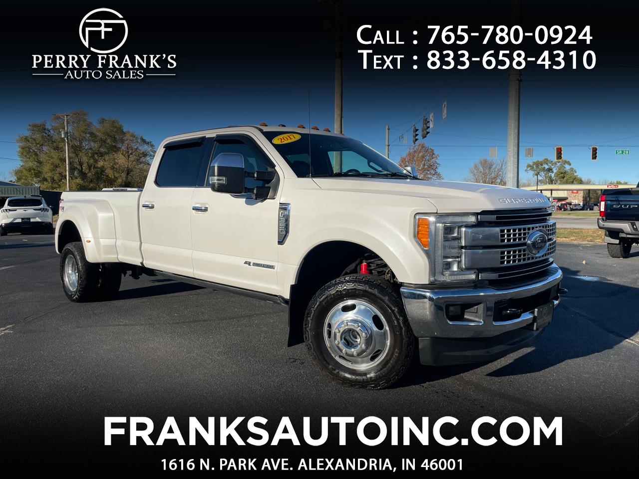 2017 Ford Super Duty F-350 DRW Platinum 4WD Crew Cab 8' Box