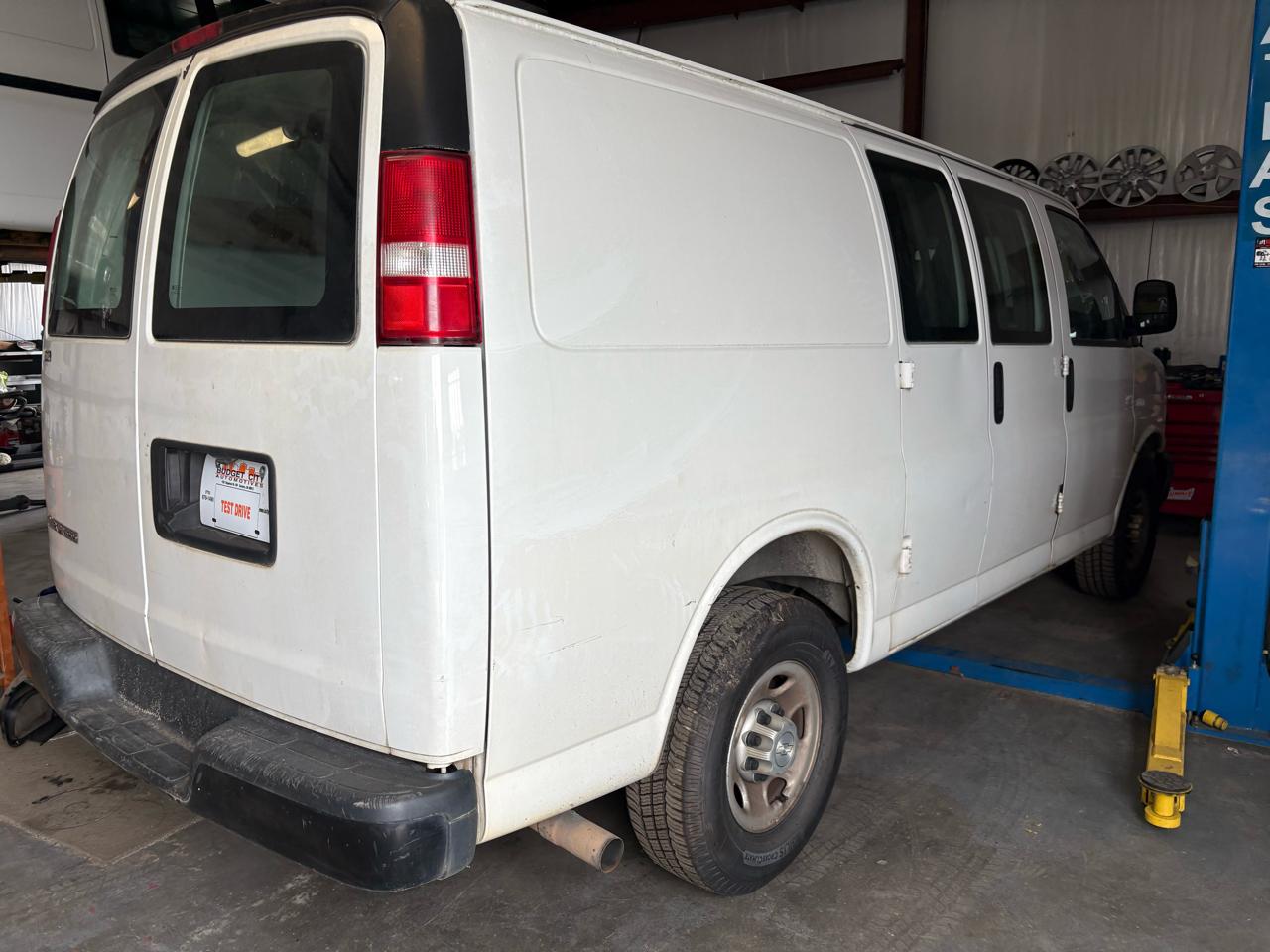 Chevrolet Express Cargo Van RWD 2500 135" 2019