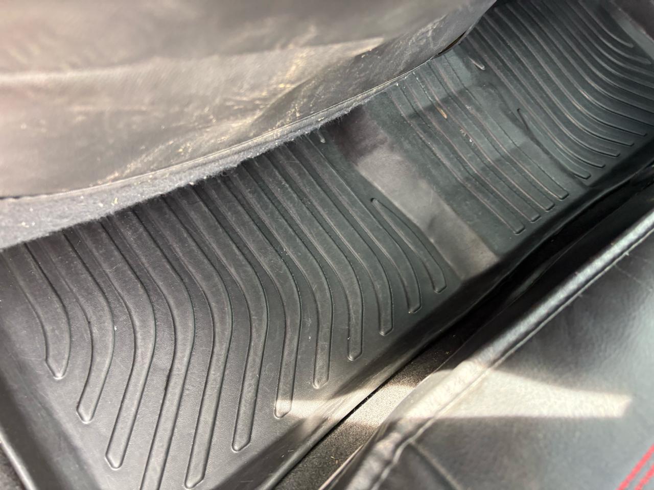 Toyota Corolla 4dr Sdn CVT LE Premium (Natl) 2014