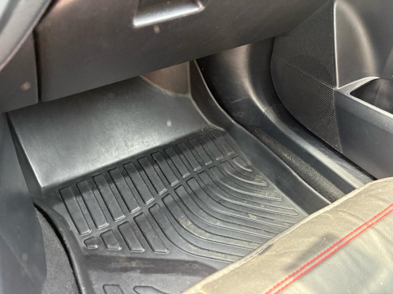 Toyota Corolla 4dr Sdn CVT LE Premium (Natl) 2014