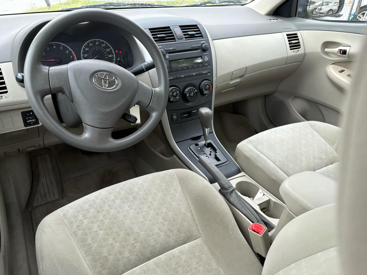 Toyota Corolla 4dr Sdn Auto LE (Natl) 2009