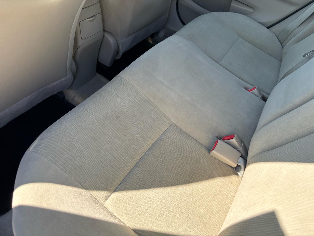 Toyota Corolla 4dr Sdn Auto LE Special Edition (Natl) 2013