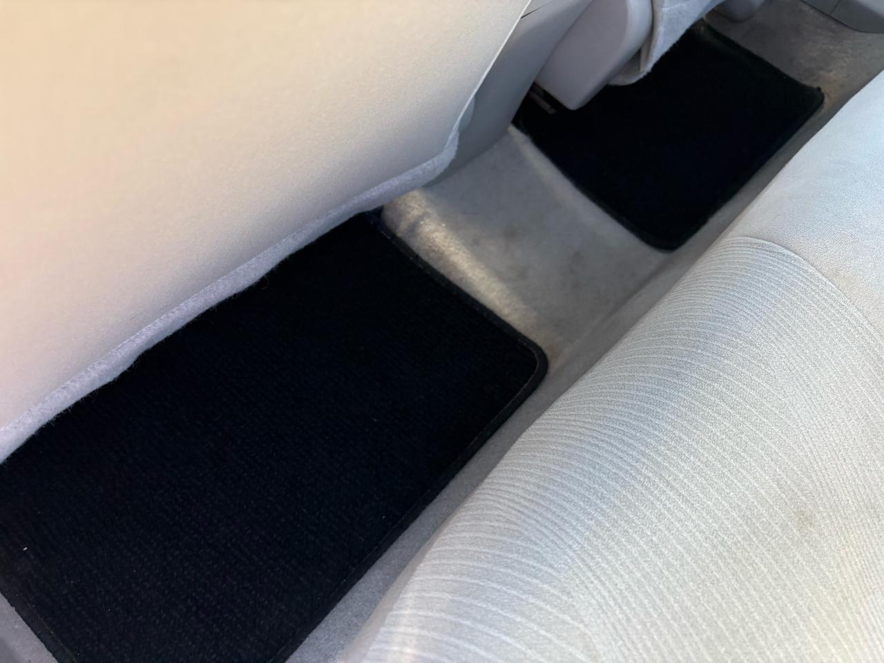 Toyota Corolla 4dr Sdn Auto LE Special Edition (Natl) 2013