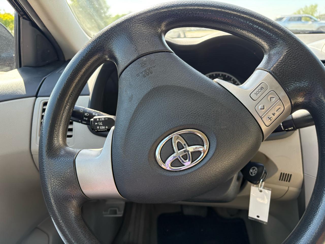 Toyota Corolla 4dr Sdn Auto LE Special Edition (Natl) 2013