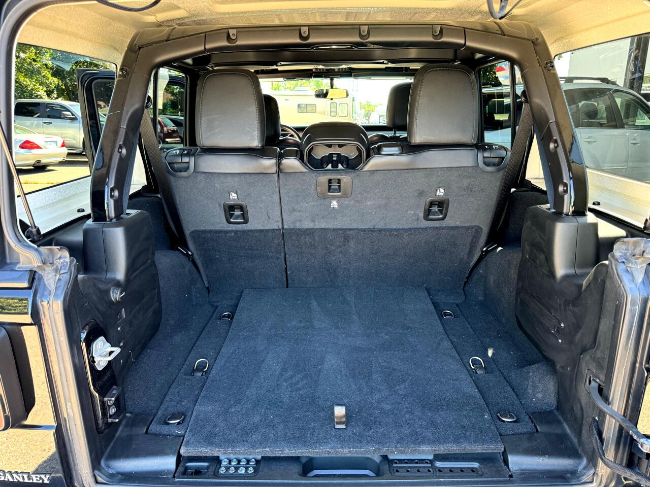 Jeep Wrangler Unlimited Freedom 4x4 2020 Jeep Wrangler Unlimited Freedom 4x4 2020
