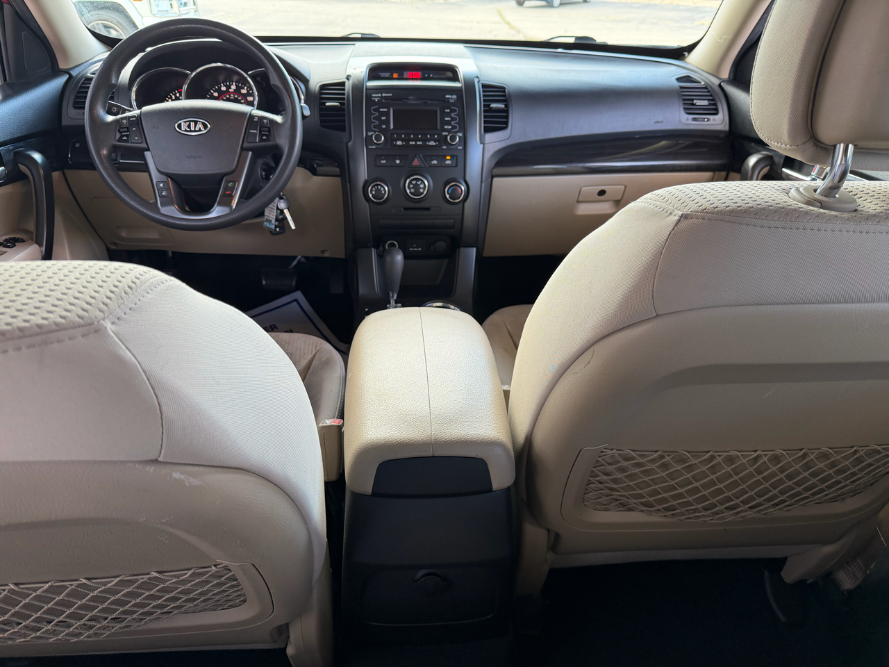 2011 Kia Sorento LX photo 3