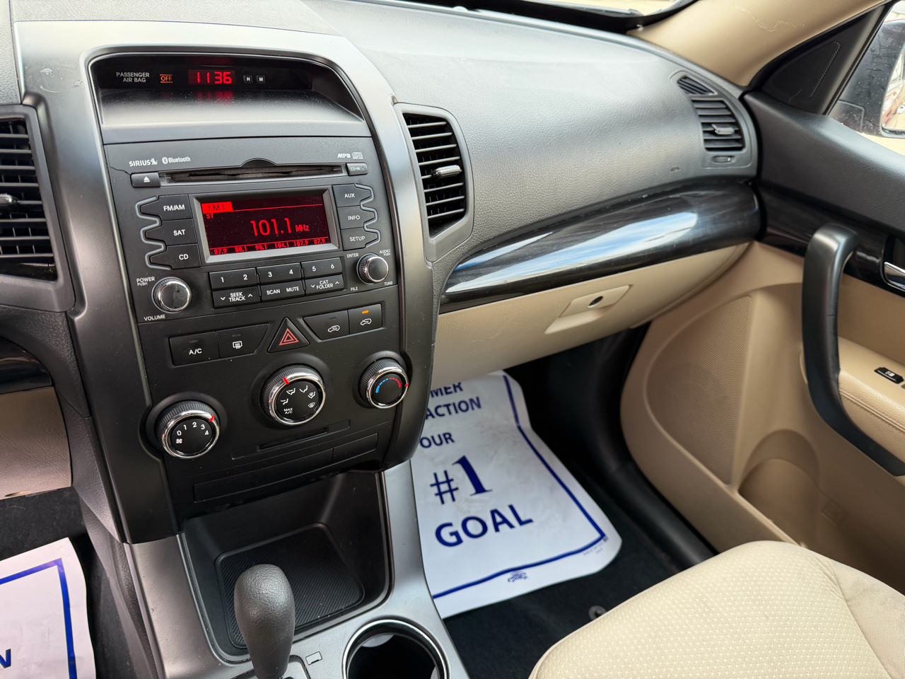 Kia Sorento LX 2WD 2011