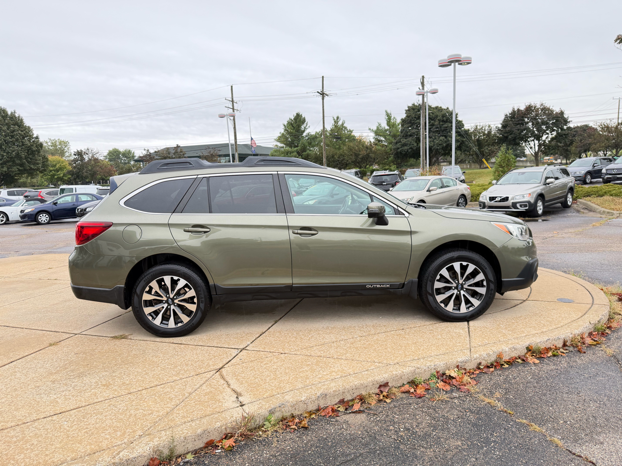 2016 Subaru Outback 2.5i Limited photo 3