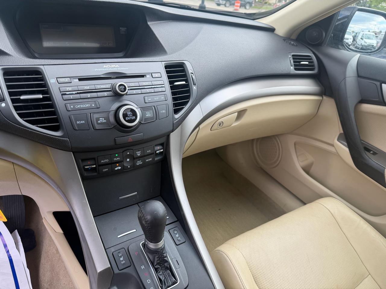 Acura TSX 5-speed AT 2010