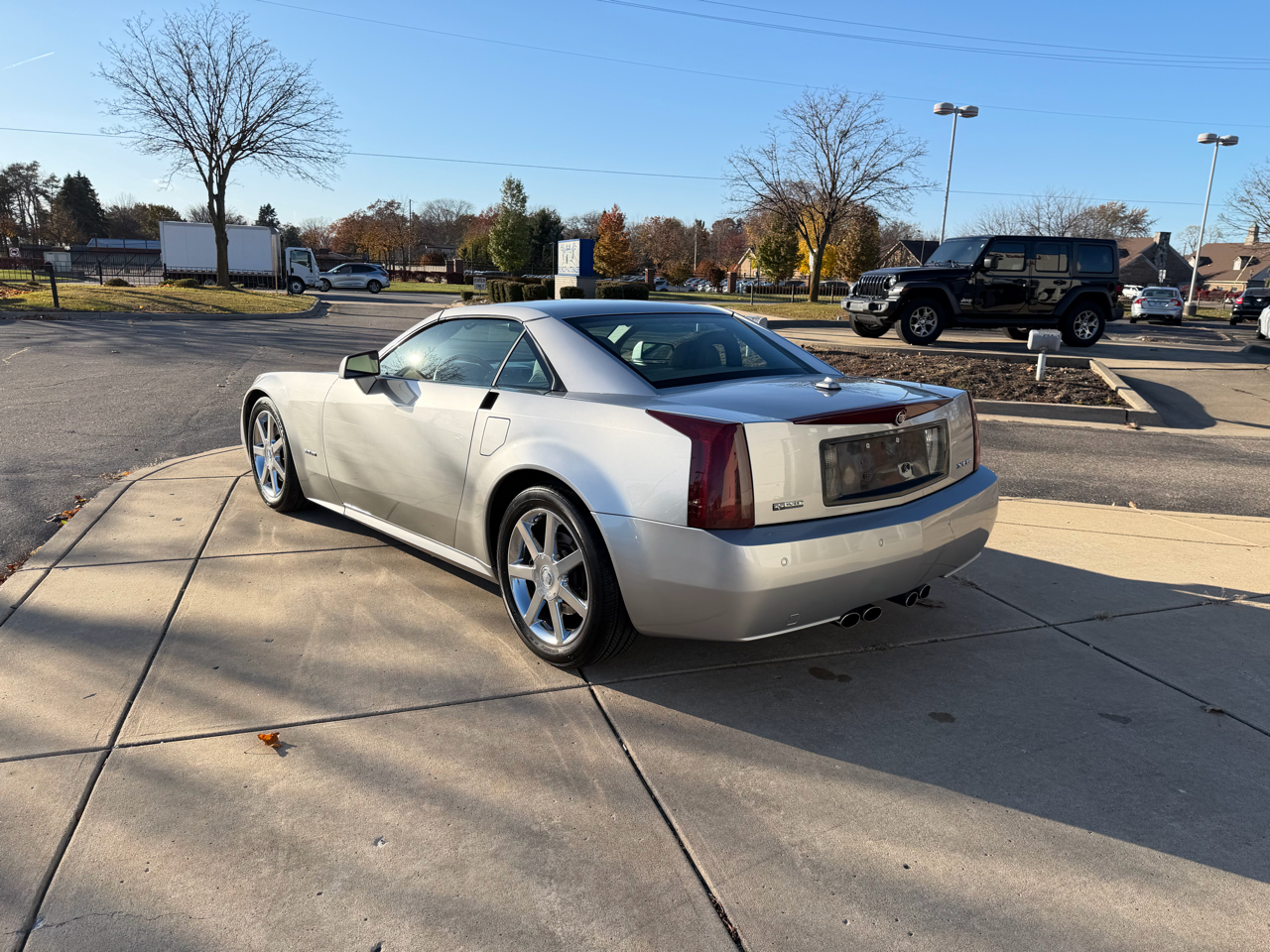 2005 Cadillac XLR photo 3
