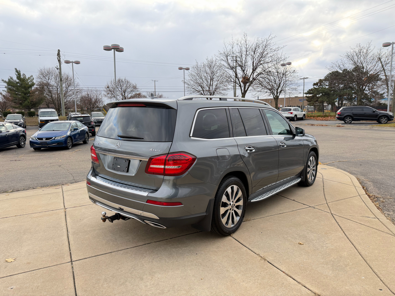 2018 Mercedes Benz GLS 450 4MATIC photo 2