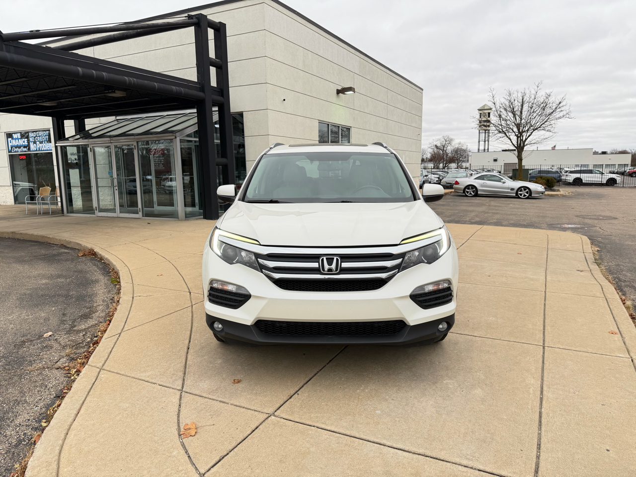 2016 Honda Pilot photo 2