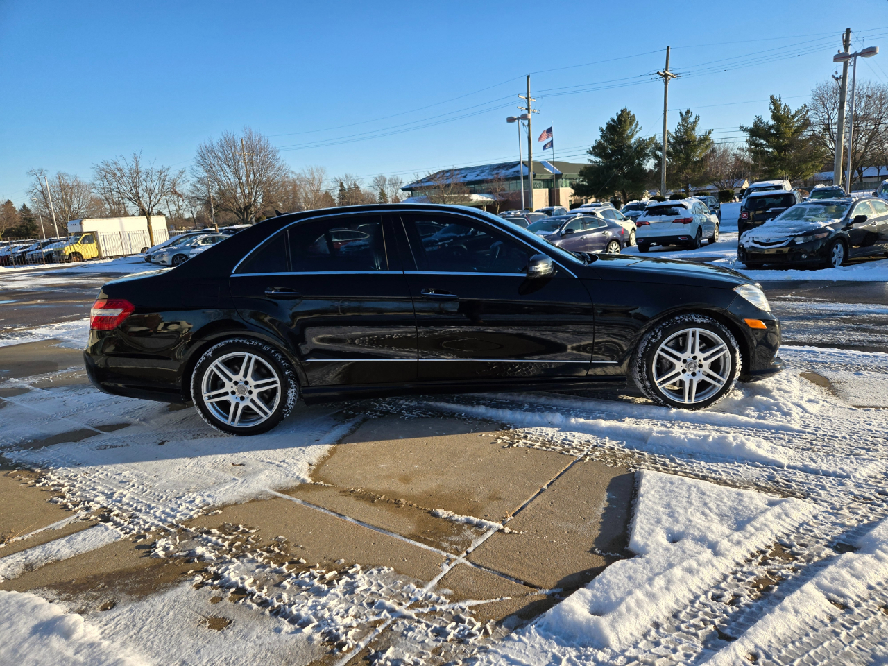 Mercedes-Benz E-Class E550 Sedan 4MATIC 2010