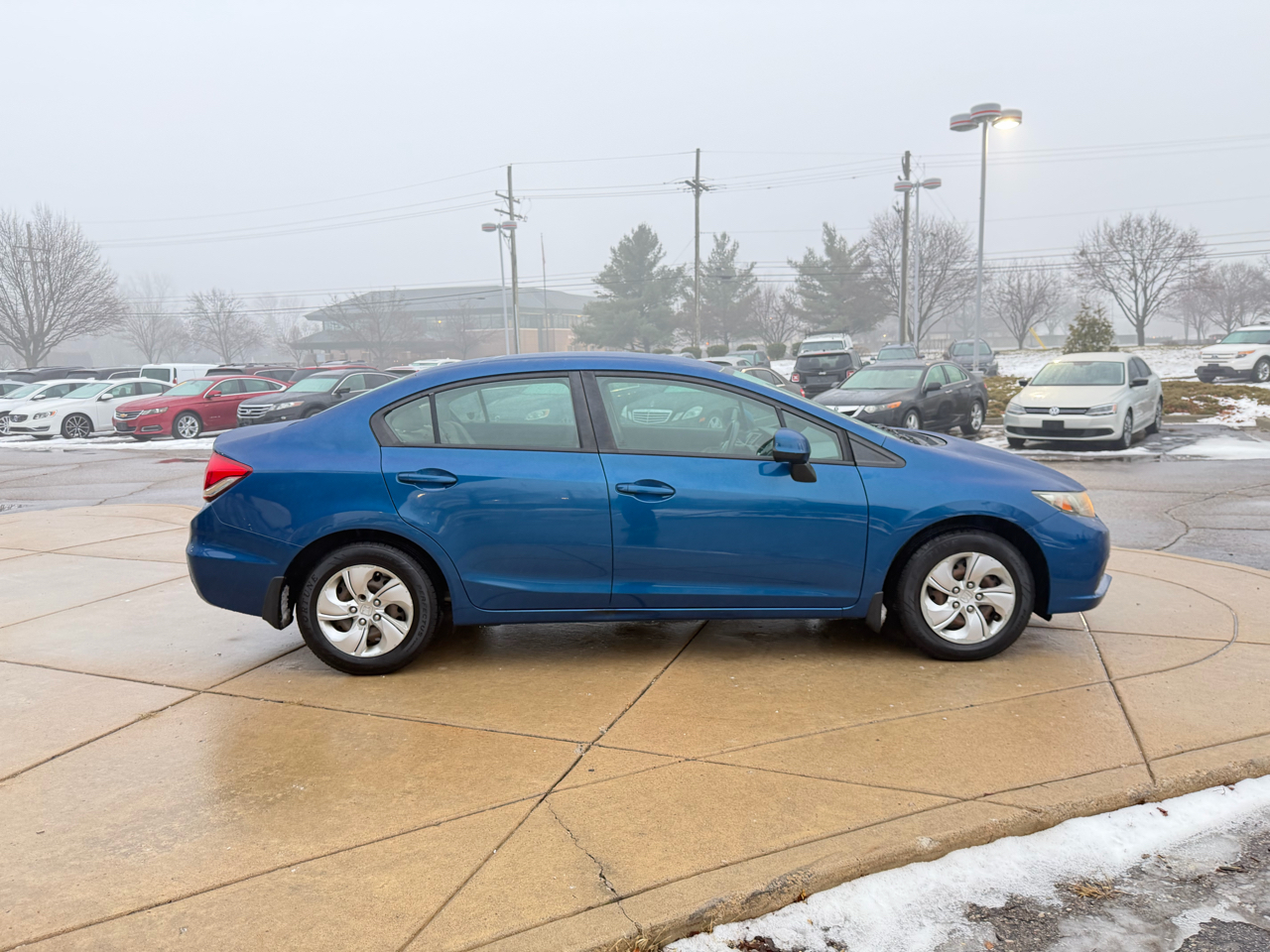 Honda Civic LX Sedan 5-Speed AT 2013