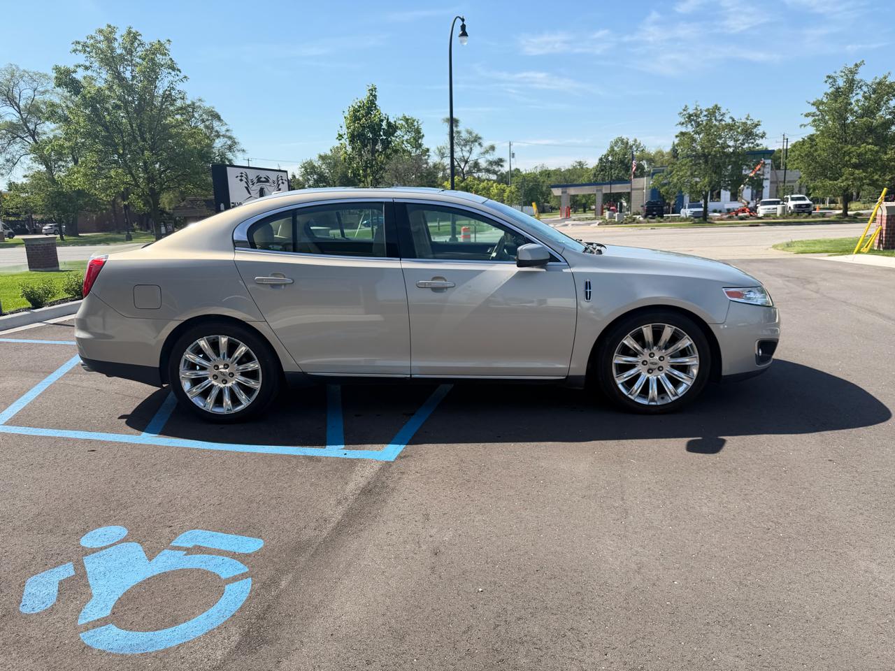 Lincoln MKS AWD 2009