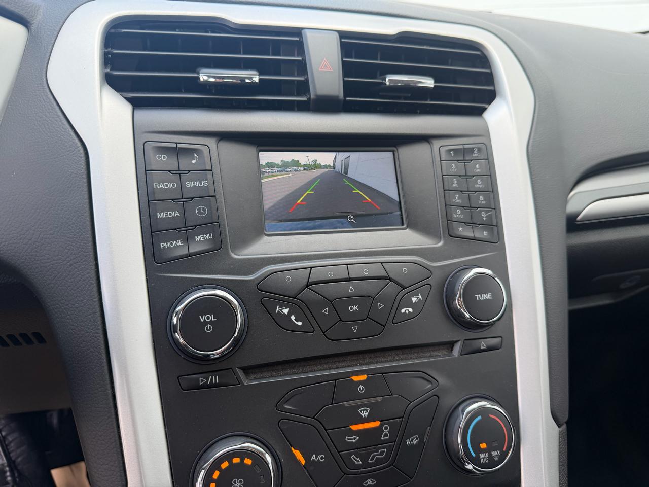 Ford Fusion SE 2016