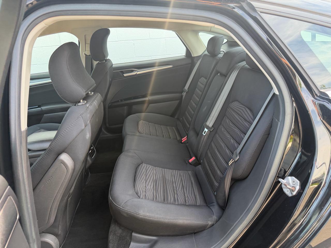 Ford Fusion SE 2016