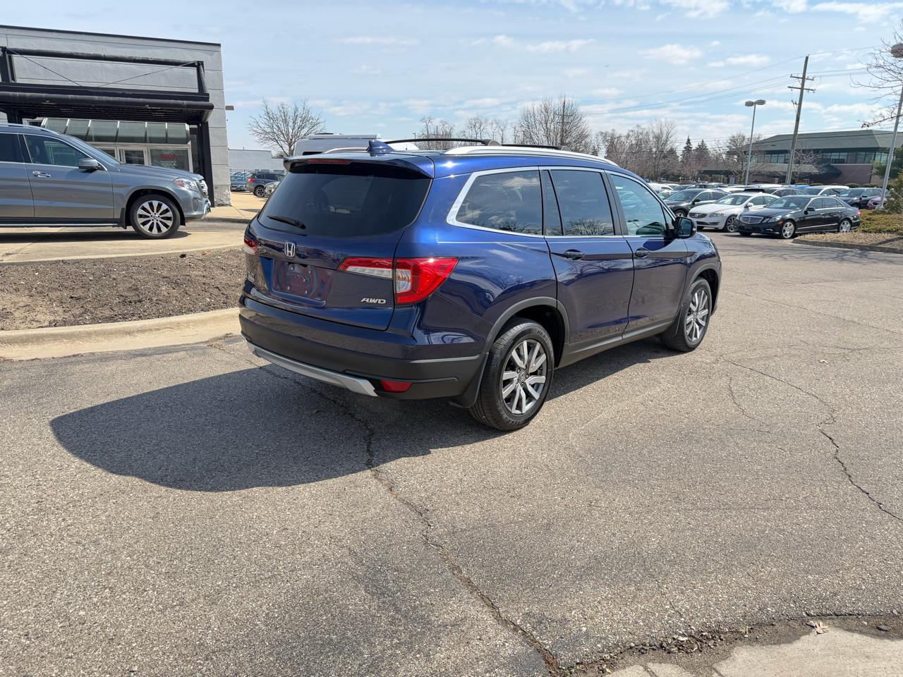 Honda Pilot EX-L w/Navigation and RES AWD 2019