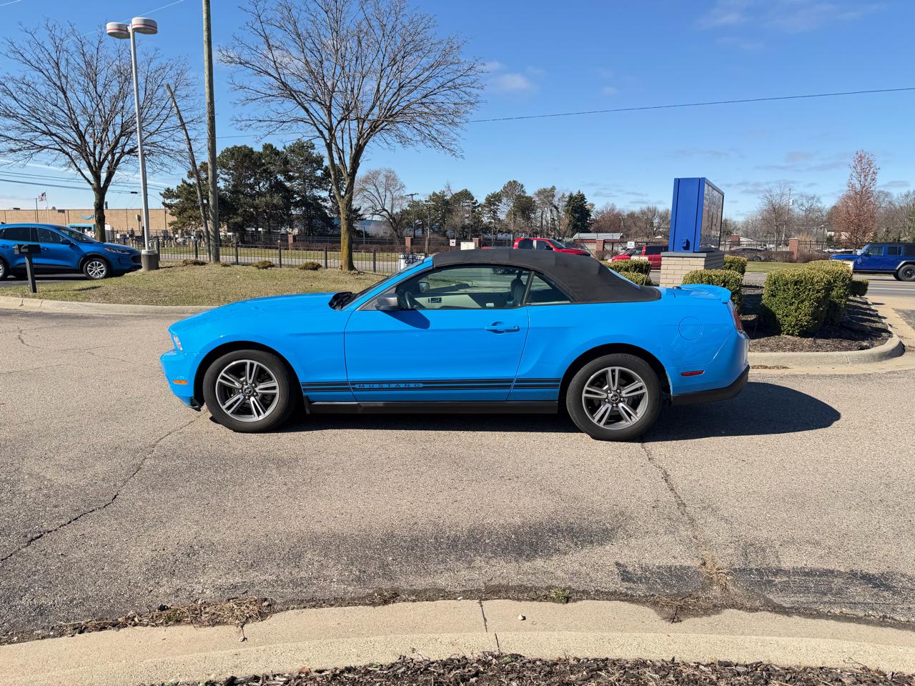 Ford Mustang V6 Premium Convertible 2010