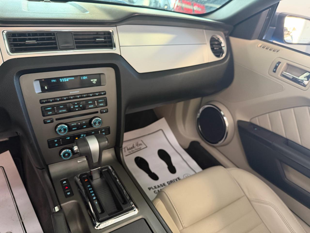 Ford Mustang V6 Premium Convertible 2010