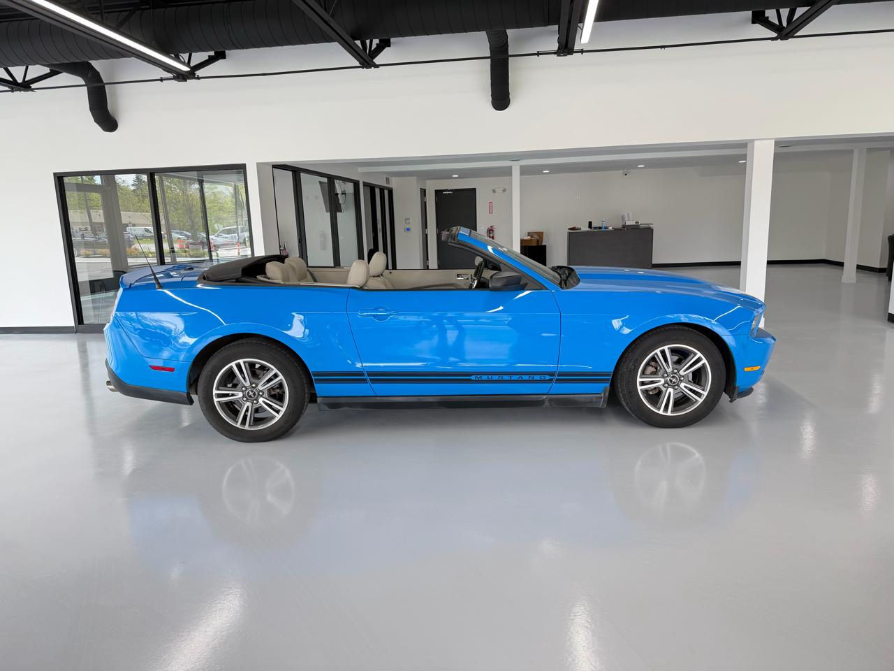 Ford Mustang V6 Premium Convertible 2010
