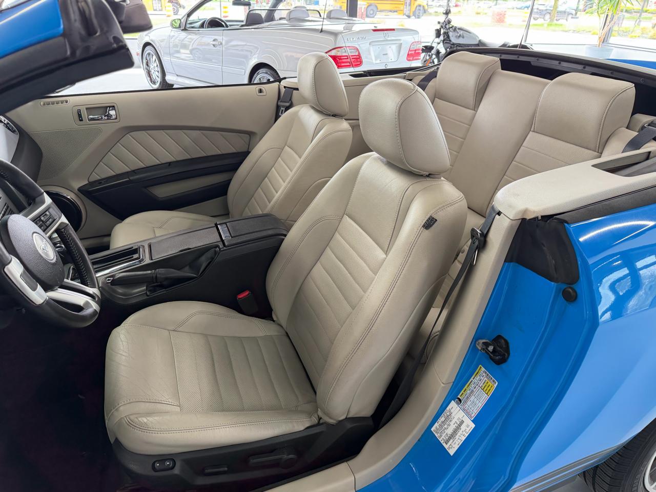Ford Mustang V6 Premium Convertible 2010