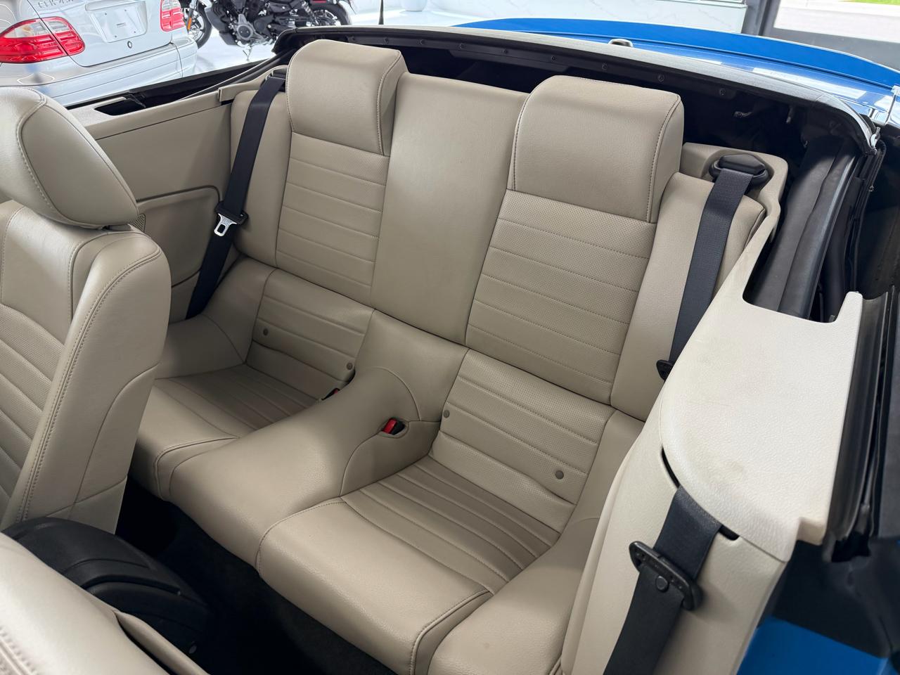 Ford Mustang V6 Premium Convertible 2010