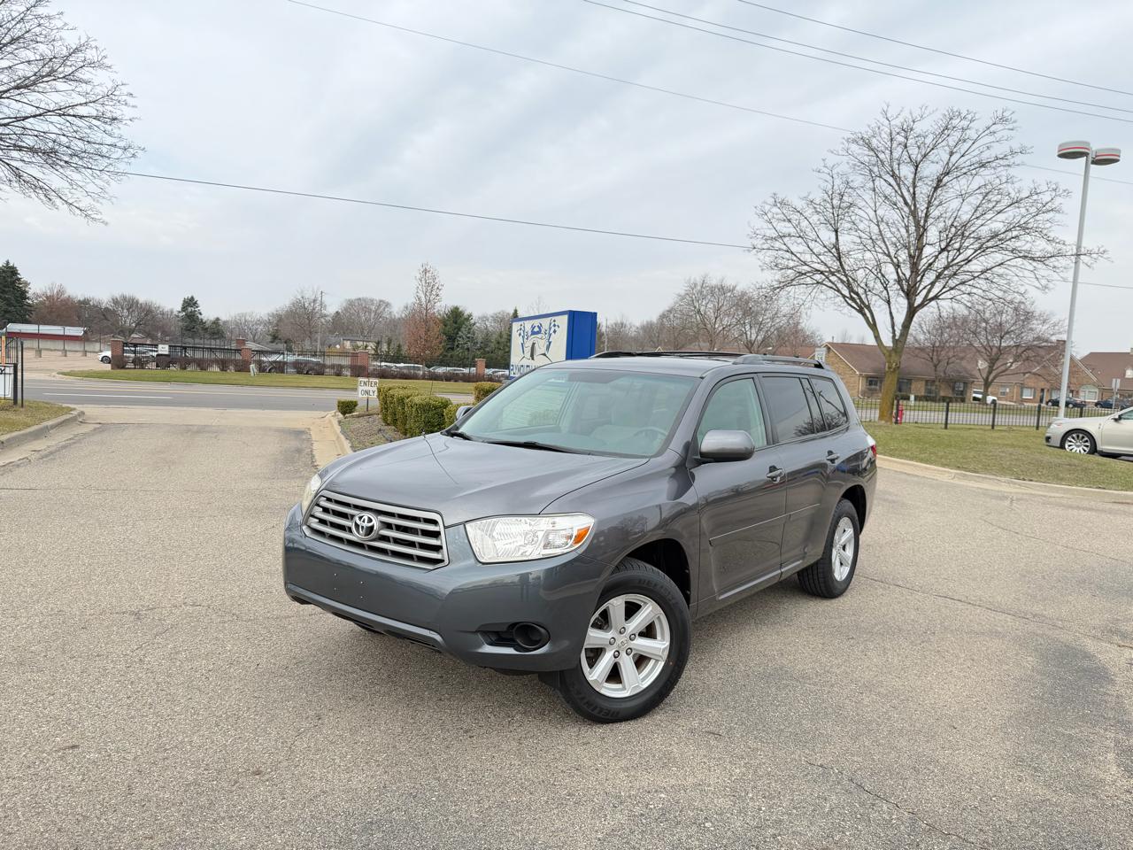 Toyota Highlander Base 4WD 2010